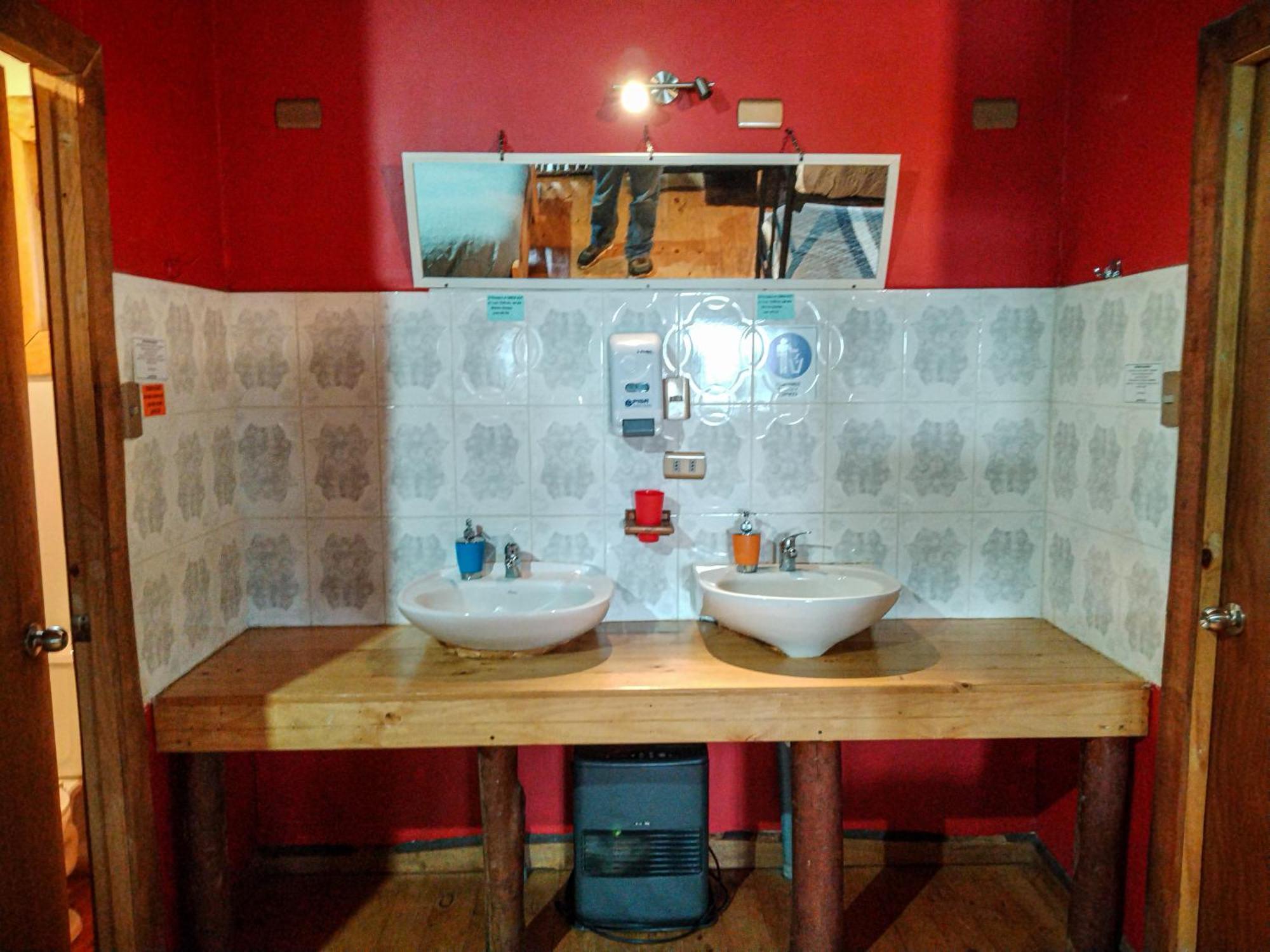 Hostal & Cabanas Luna Del Sur Cucao Eksteriør billede